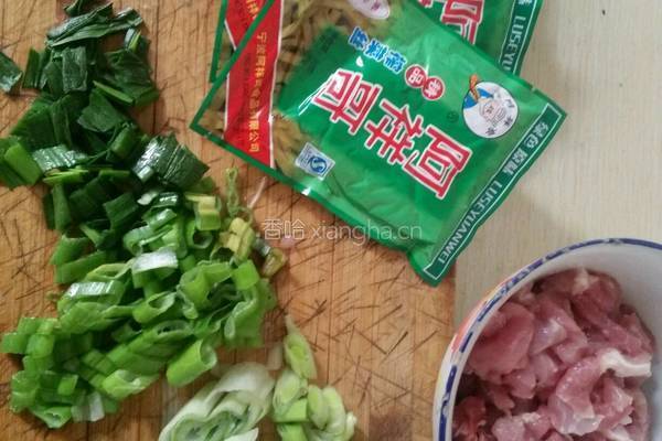 榨菜肉丝汤（家常）的做法图解1