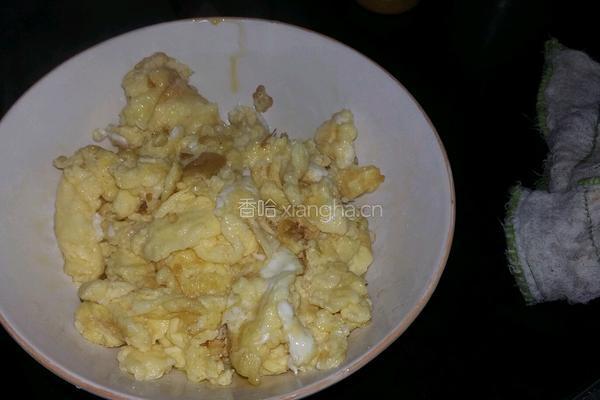 蘑菇炒鸡蛋的做法图解7