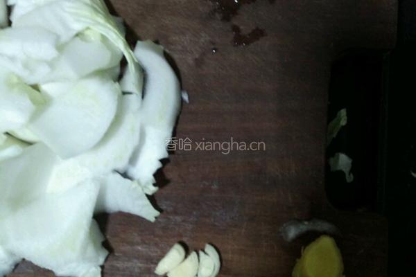 醋熘白菜的做法图解1