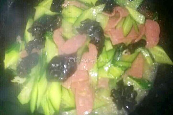 黄瓜炒鸡蛋木耳的做法图解5