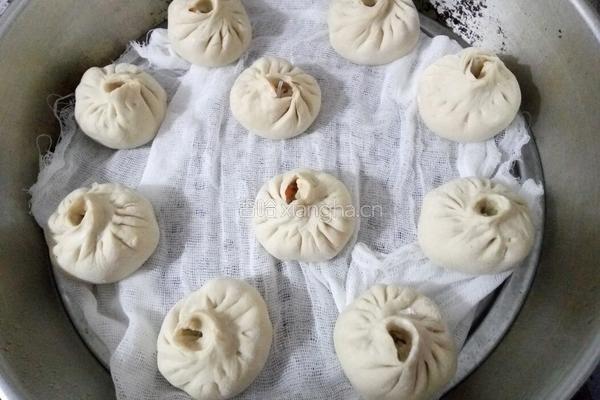 粗粮萝卜包子的做法图解9