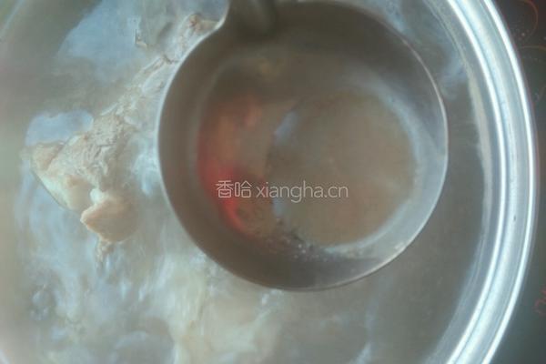 白萝卜大骨头汤的做法图解8
