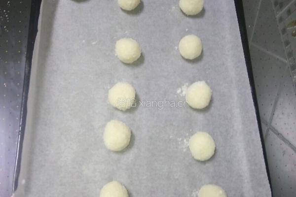 小西点蛋白椰蓉球的做法图解7