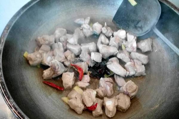 排骨炖土豆的做法图解4