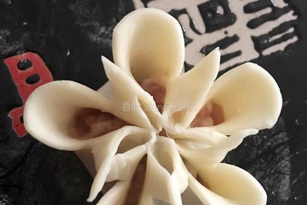 【梅花饺子】的做法图解10