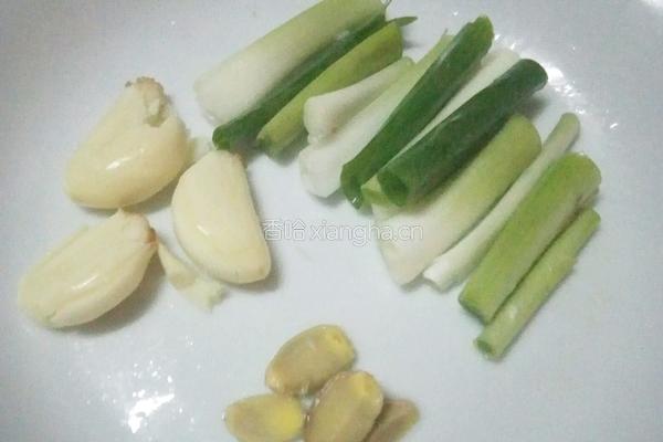 肉末焖豆腐的做法图解2