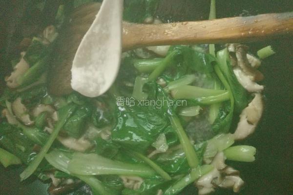 小白菜炒香菇的做法图解7