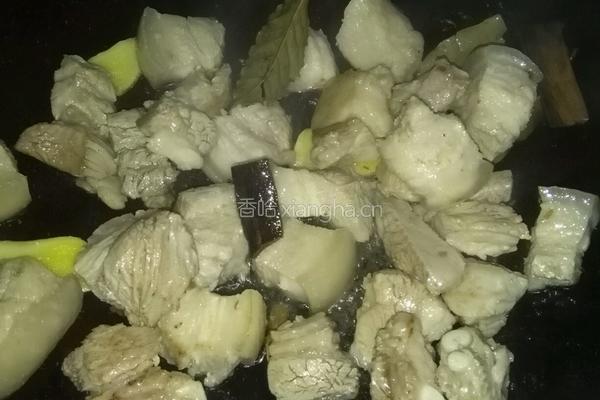 黑木耳焖五花肉的做法图解4