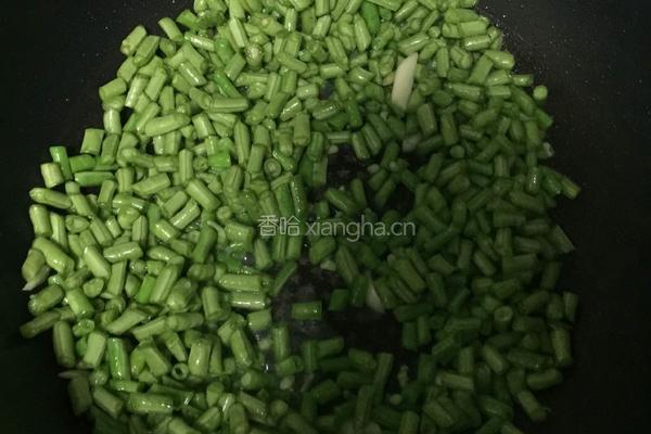橄榄菜炒豆角的做法图解4