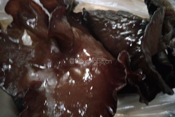 花生龙骨汤的做法图解2