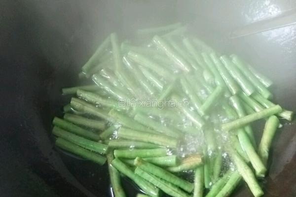 茄子烧豆角的做法图解2