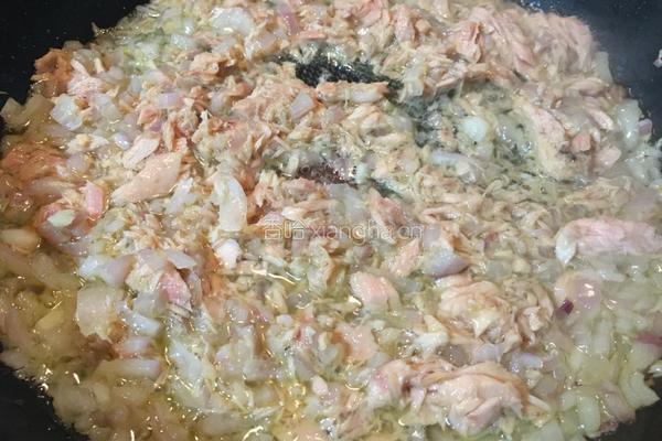 鲔鱼玉米蛋炒藜麦饭的做法图解5
