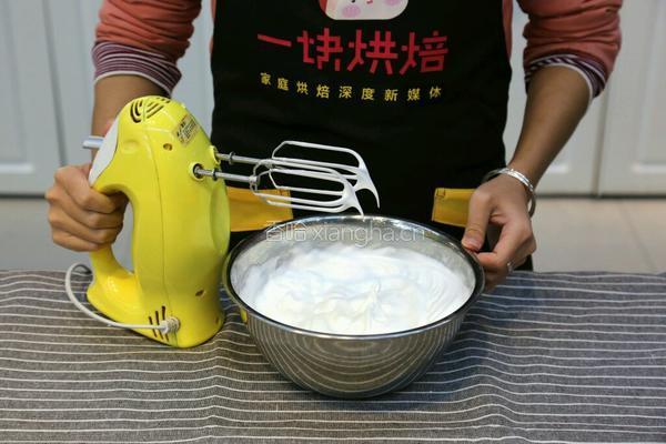 圣诞树桩蛋糕的做法图解7