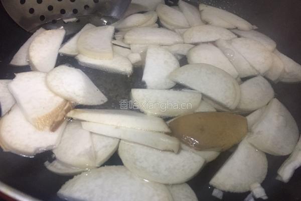 杏鲍菇炒肉的做法图解2