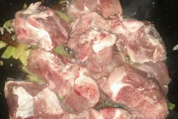 红烧土豆大骨头的做法图解6