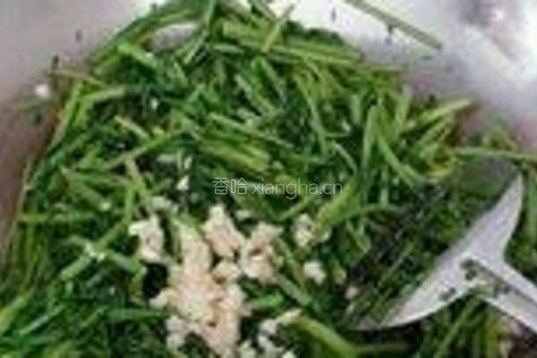 清炒蒜蓉茼蒿的做法图解4