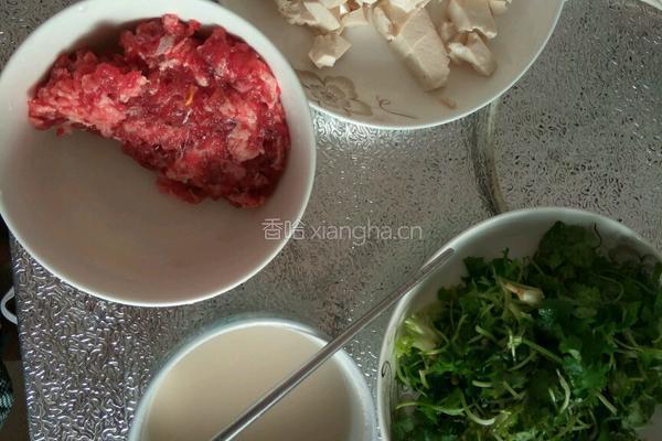 牛肉豆腐烫的做法图解1
