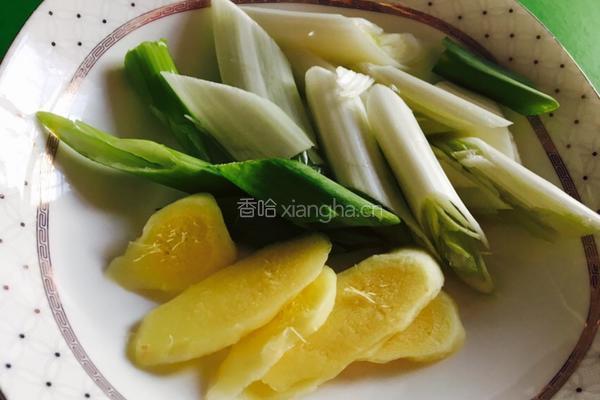 葱烧黄花鱼的做法图解3