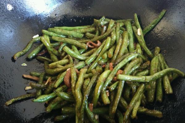 蒜香龙须豆角的做法图解11