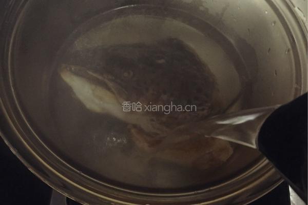 三文鱼头味噌汤的做法图解4