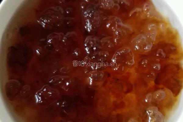 枸杞桃胶银耳羹的做法图解2