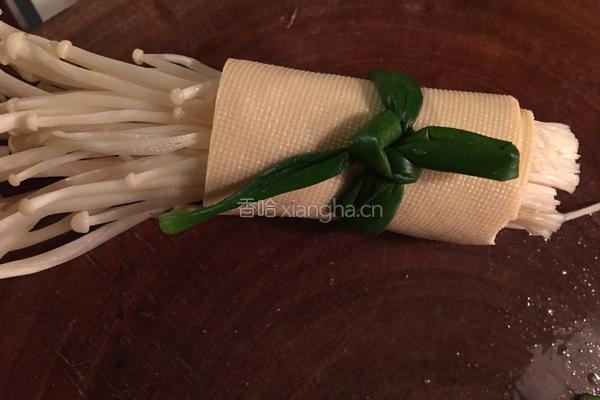 豆皮卷金针菇的做法图解8