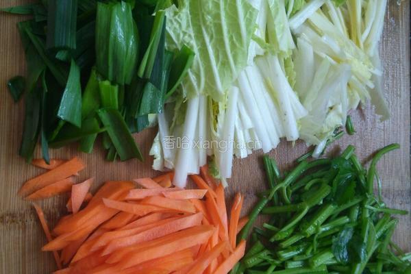 肉丝炒时蔬的做法图解1