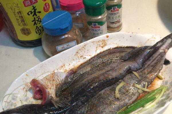 辣烤鲶鱼配凉面的做法图解3