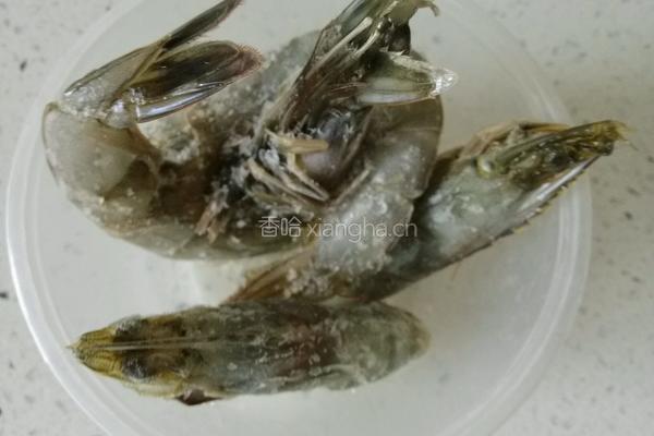蓝调油焖大虾的做法图解2