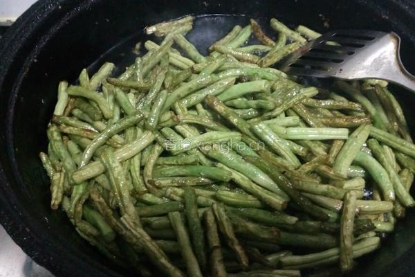干煸四季豆的做法图解4