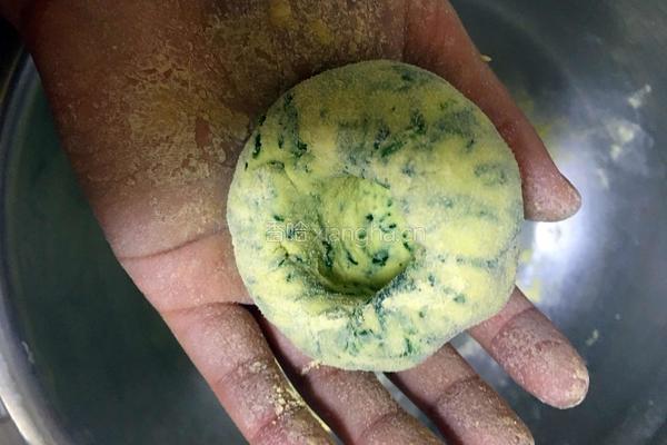 荠菜玉米面窝头的做法图解6