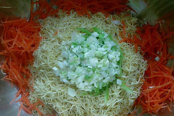 炝拌干豆腐丝的做法图解1