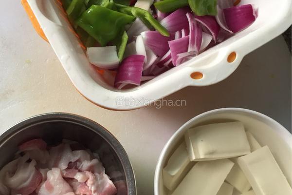 铁板烧豆腐的做法图解1