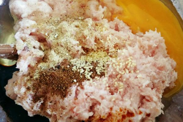椒香葱油肉饼的做法图解3