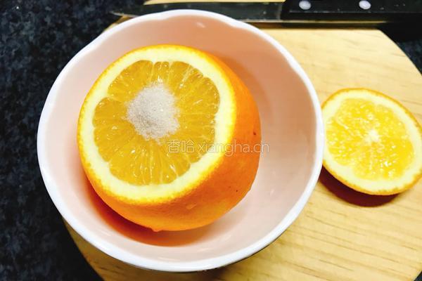盐蒸橙子的做法图解2