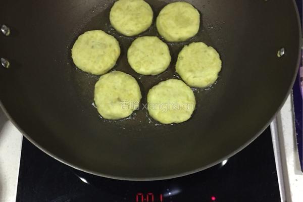 芝麻红薯饼的做法图解4