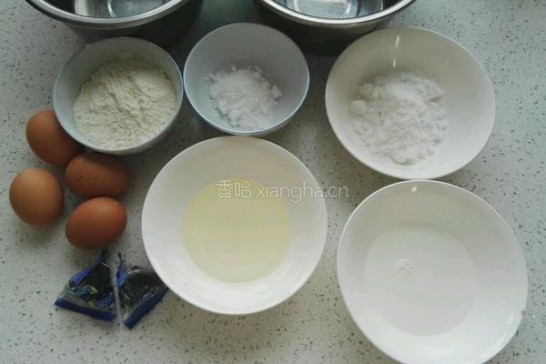 蓝莓戚风蛋糕卷的做法图解1