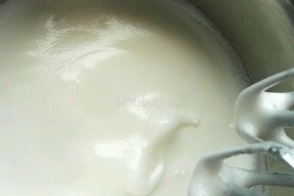 蓝莓戚风蛋糕卷的做法图解7