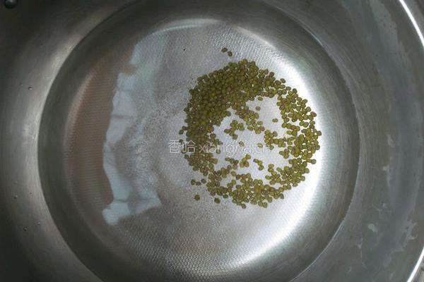 绿豆南瓜汤的做法图解3