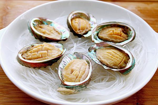 蒜蓉粉丝蒸鲍鱼的做法图解5