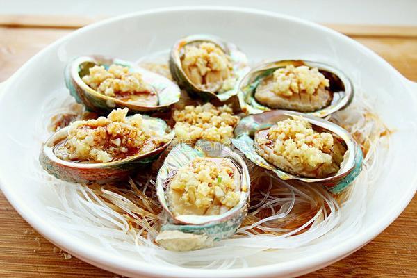 蒜蓉粉丝蒸鲍鱼的做法图解9