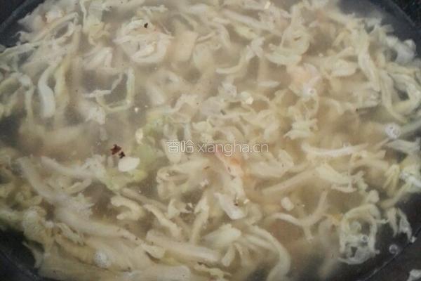 酸菜肉丝粉条汤的做法图解6