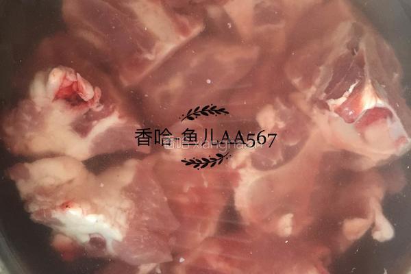 大骨头炖松茸的做法图解3