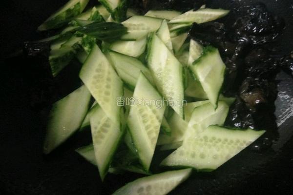 黄瓜木耳炒鸡蛋的做法图解10