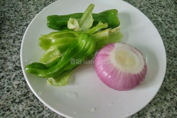 小炒卤鸭肠的做法图解1