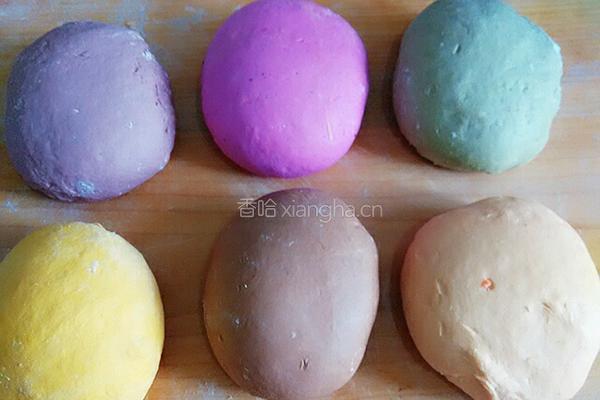 彩色蝴蝶面片的做法图解4