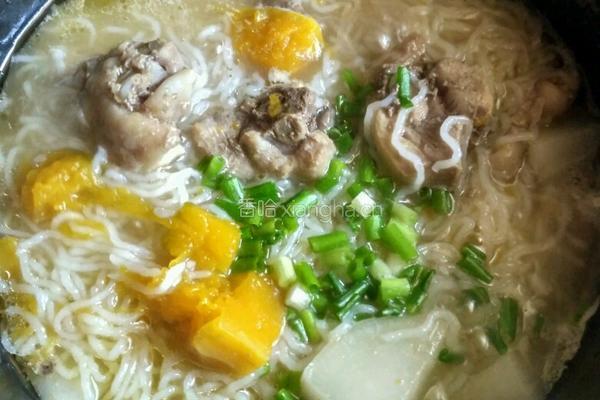 鸡肉南瓜萝卜汤粉的做法图解3