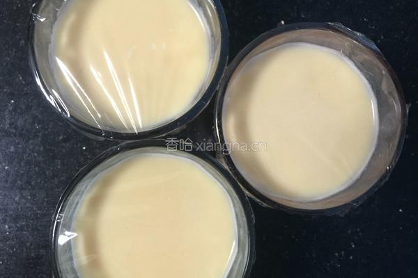 简单牛奶布丁的做法图解4
