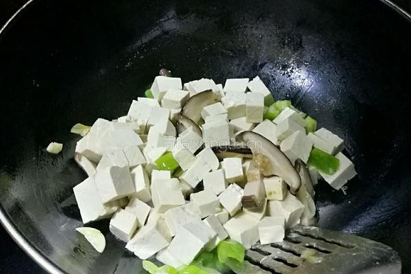 家常火腿豆腐的做法图解6