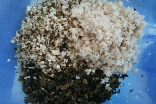 韭菜莲菜饺子的做法图解3